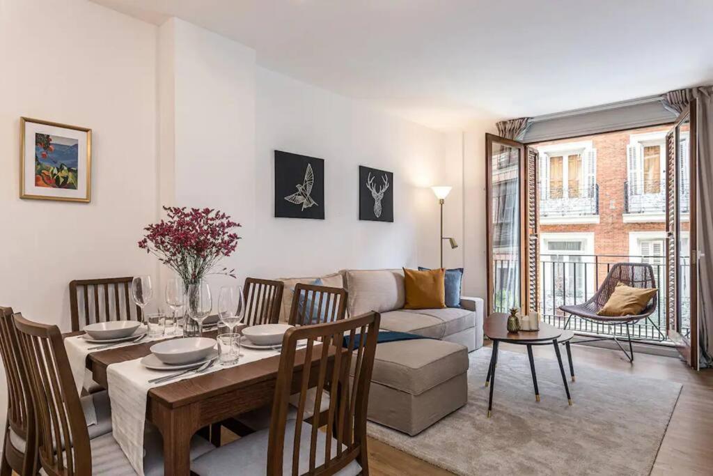 Nice Apartment Near Gran Via Val27 Мадрид Екстер'єр фото